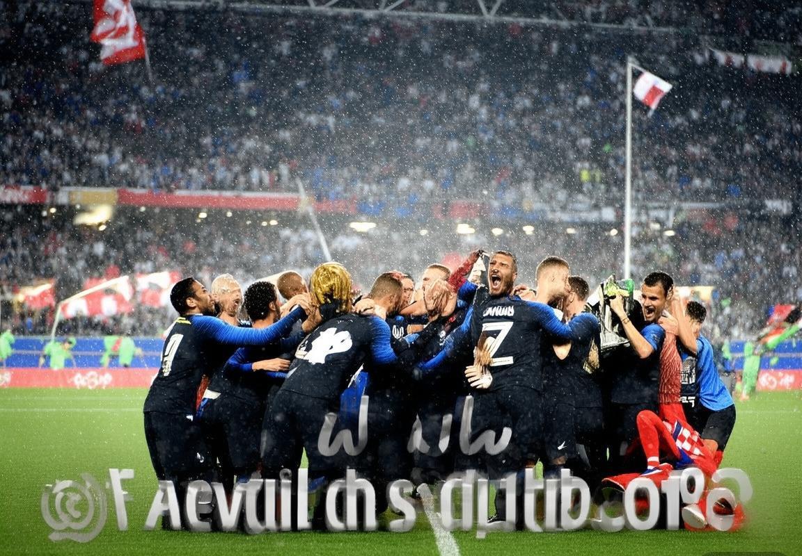2018世界杯决赛：法国4-2克罗地亚，荣耀之夜星光璀璨(图2)
